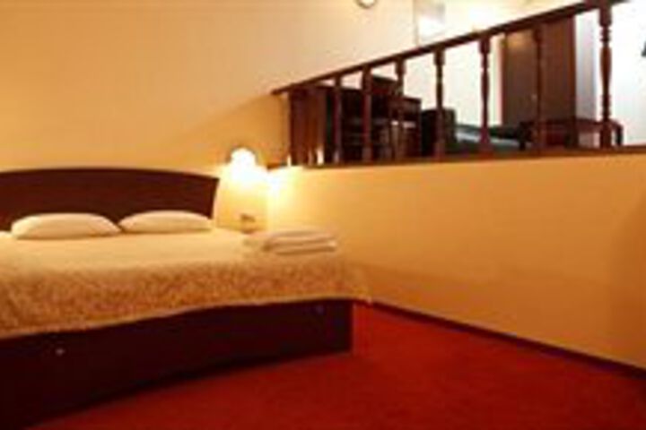 Room 8 of 20