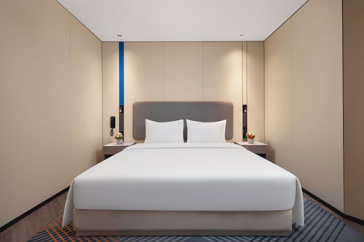 Room 8 of 43