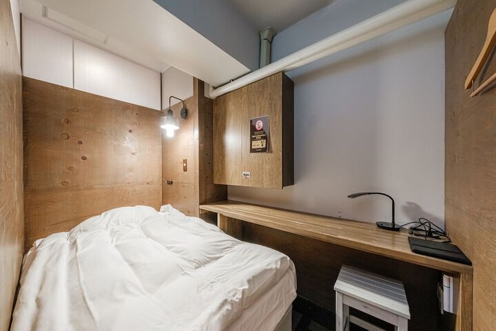 Room 79 of 139