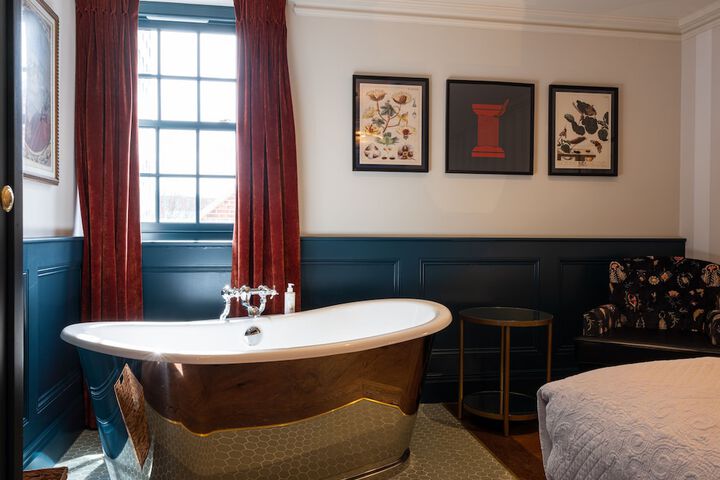 Room 6 of 21