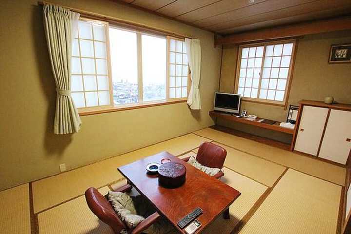 Room 3 of 50