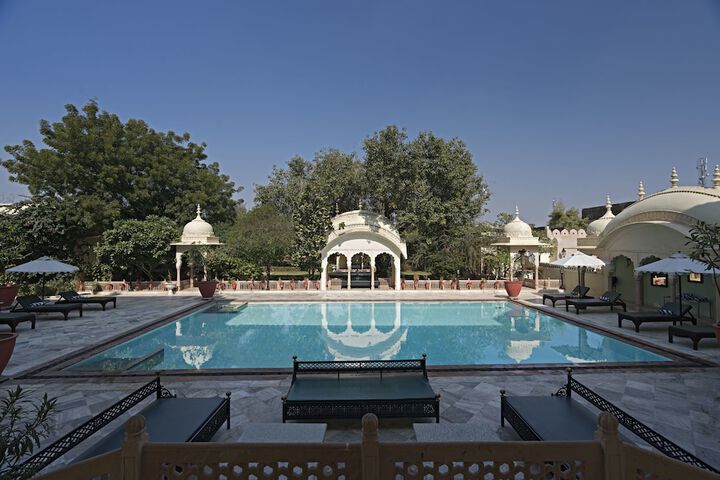 Hotel Pool