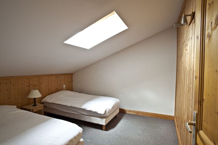 Room 5 of 38