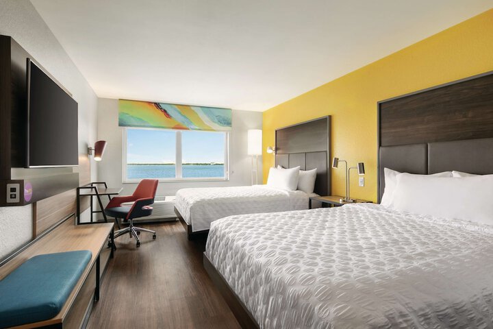 2 Queen Beds (2 of 11)