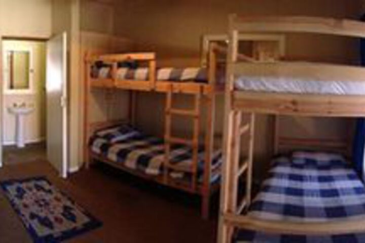 Room 9 of 10