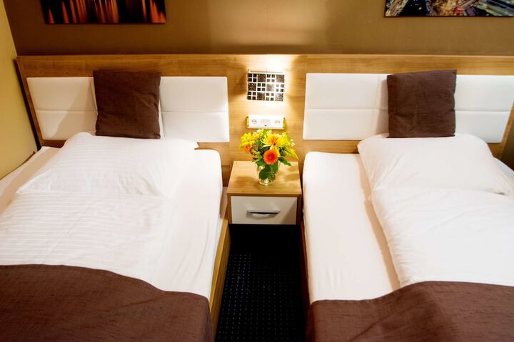 Room 15 of 26