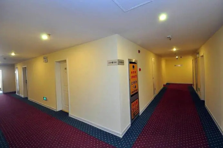 Room 3 of 7