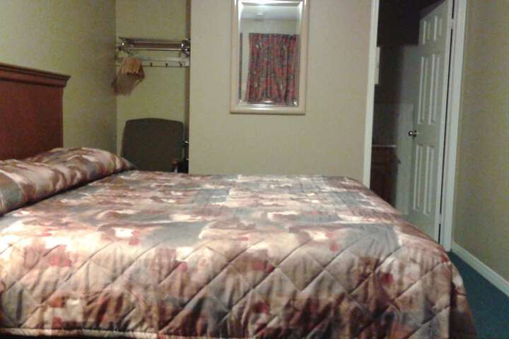 Room 2 of 41