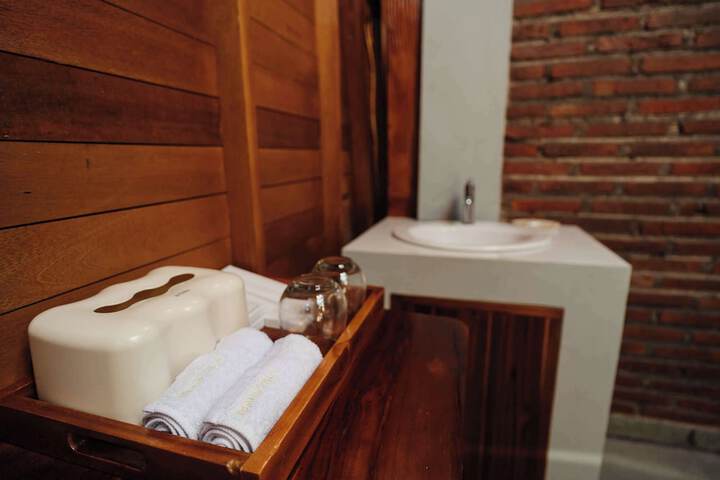 Room 15 of 26