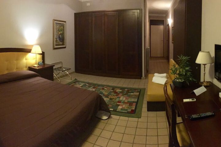 Room 12 of 65