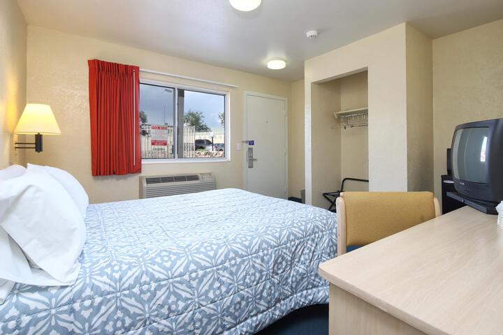 Room 3 of 16