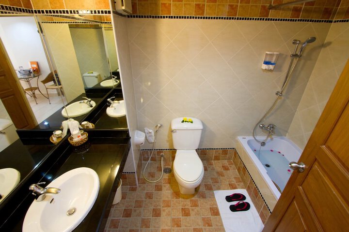 Room 72 of 111