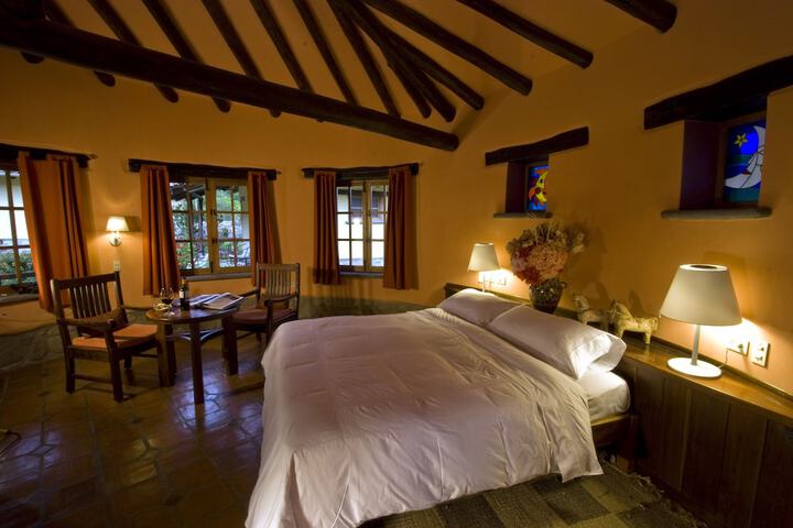 Room 4 of 115