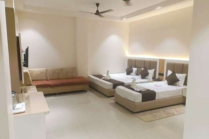 Room 18 of 24