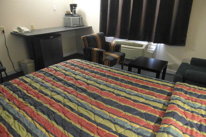 Room 3 of 27
