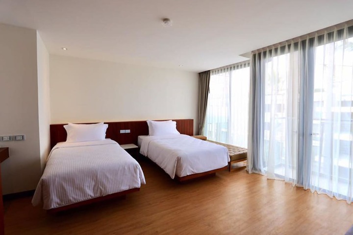 Room 8 of 25