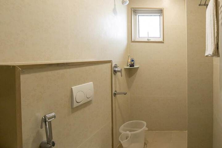 Room 12 of 15