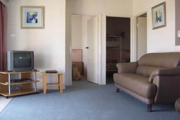 Room 8 of 11