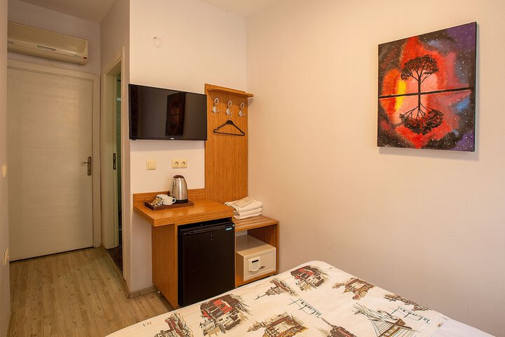 Room 17 of 31