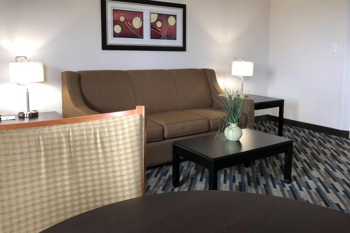Room 37 of 60