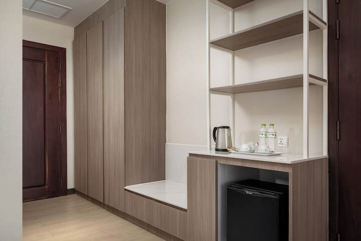Room 11 of 46