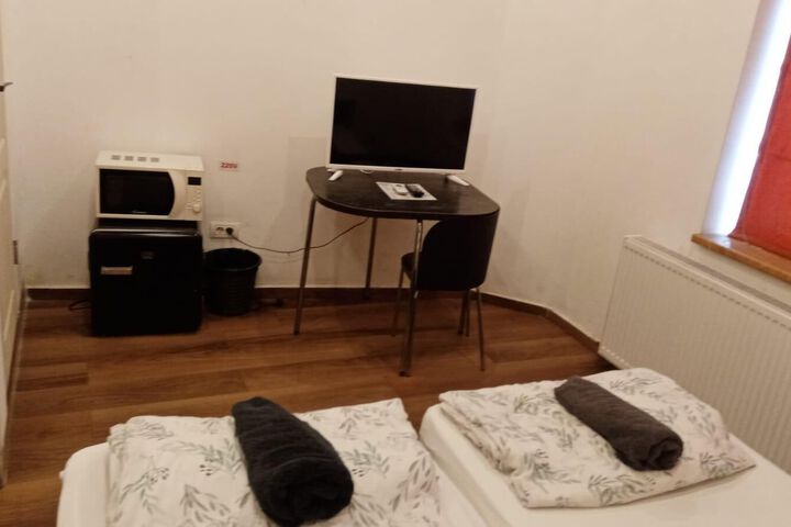Room 35 of 86
