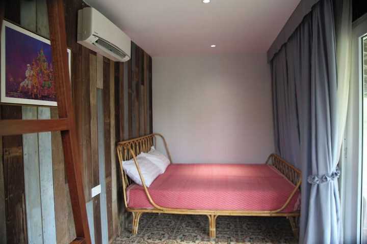 Room 4 of 44