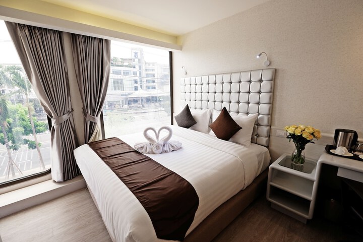 Room 10 of 34
