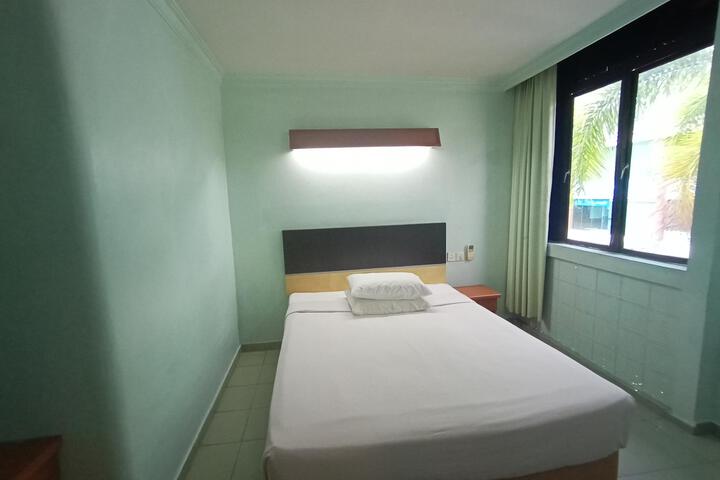Room 37 of 47