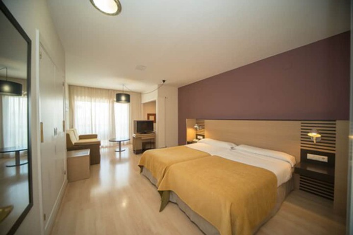 Room 25 of 53
