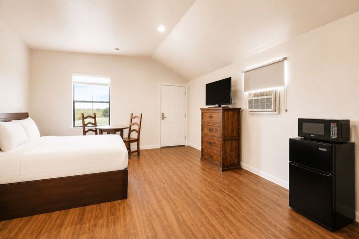 Room 11 of 37