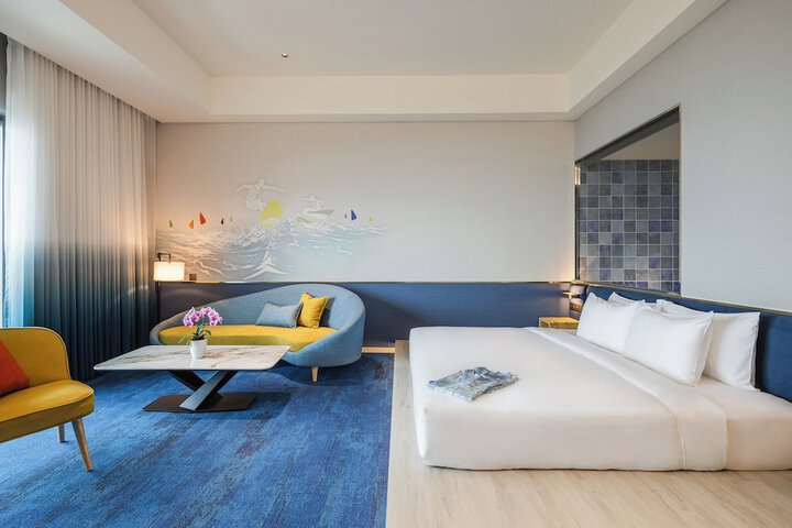 Room 8 of 88