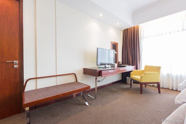 Room 15 of 40