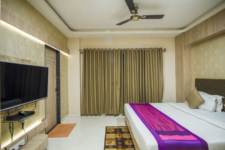 Room 10 of 37