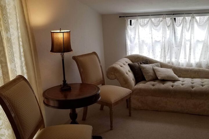 Room 10 of 109