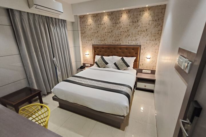 Room 14 of 64