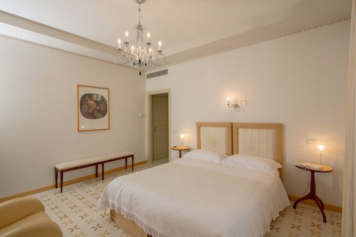 Room 17 of 150