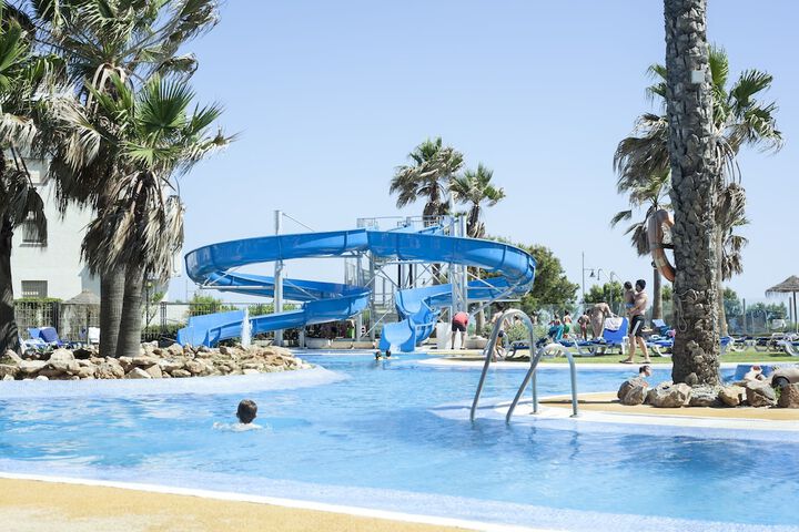 Pools & Facilities