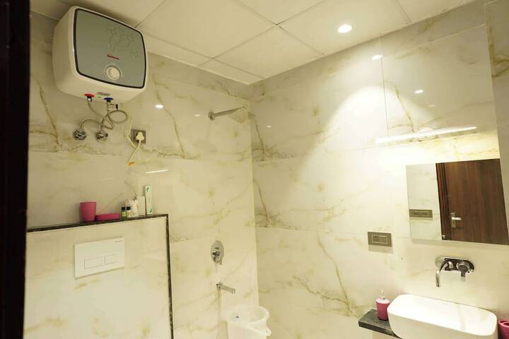 Room 16 of 21
