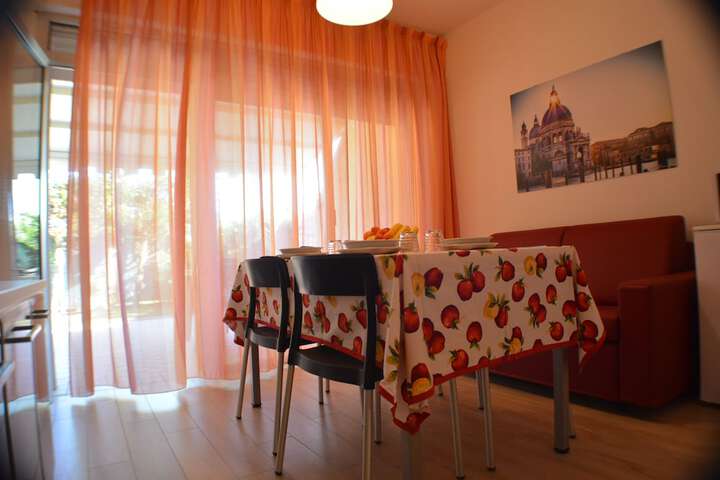 Dining Photos