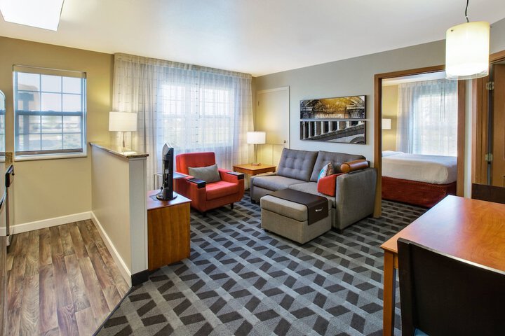 Room 6 of 30