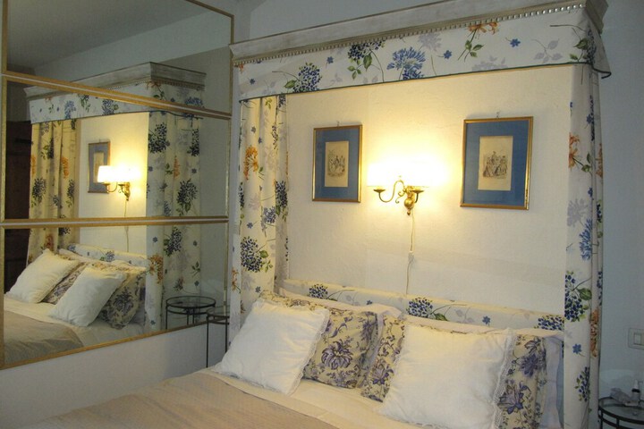 Room 10 of 41