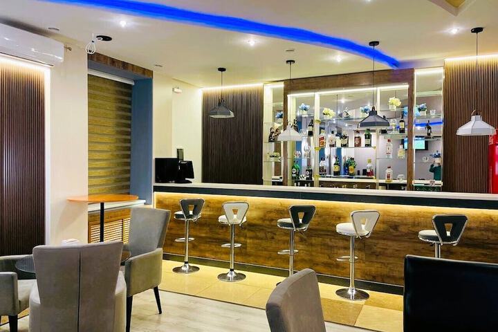 Lounge 95 of 106