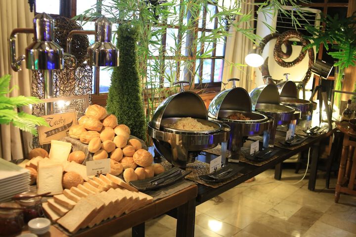 Breakfast/Coffee Service 16 of 26