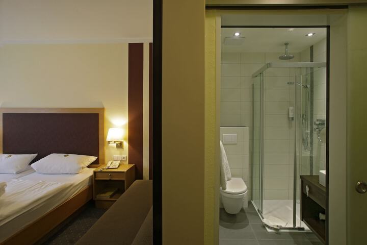 Room 15 of 101
