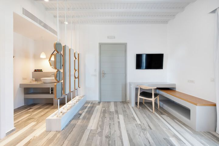 Room 52 of 146