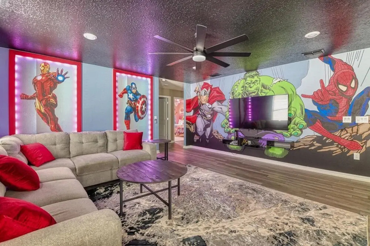 Room 10 of 28