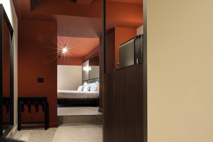 Room 16 of 99