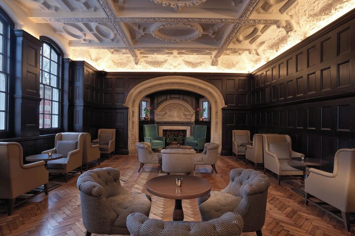 Lounge 100 of 115