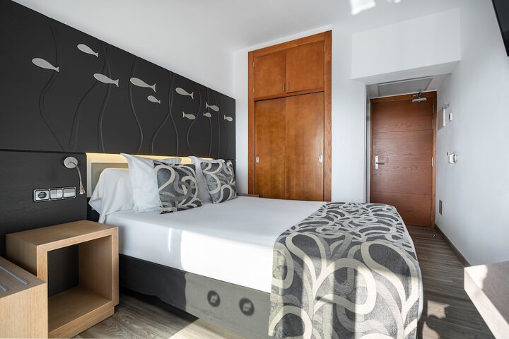 Room 16 of 82